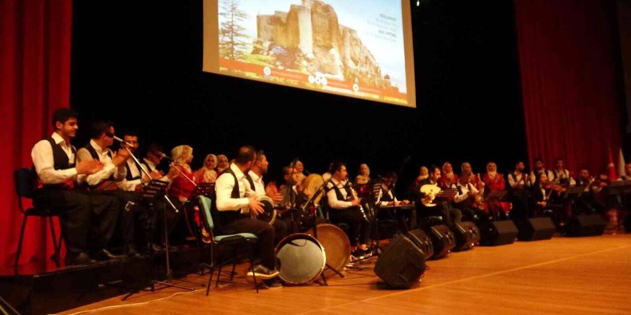 Muş Alparslan Üniversitesinden öğrencilere ‘Harput müziği’ konseri