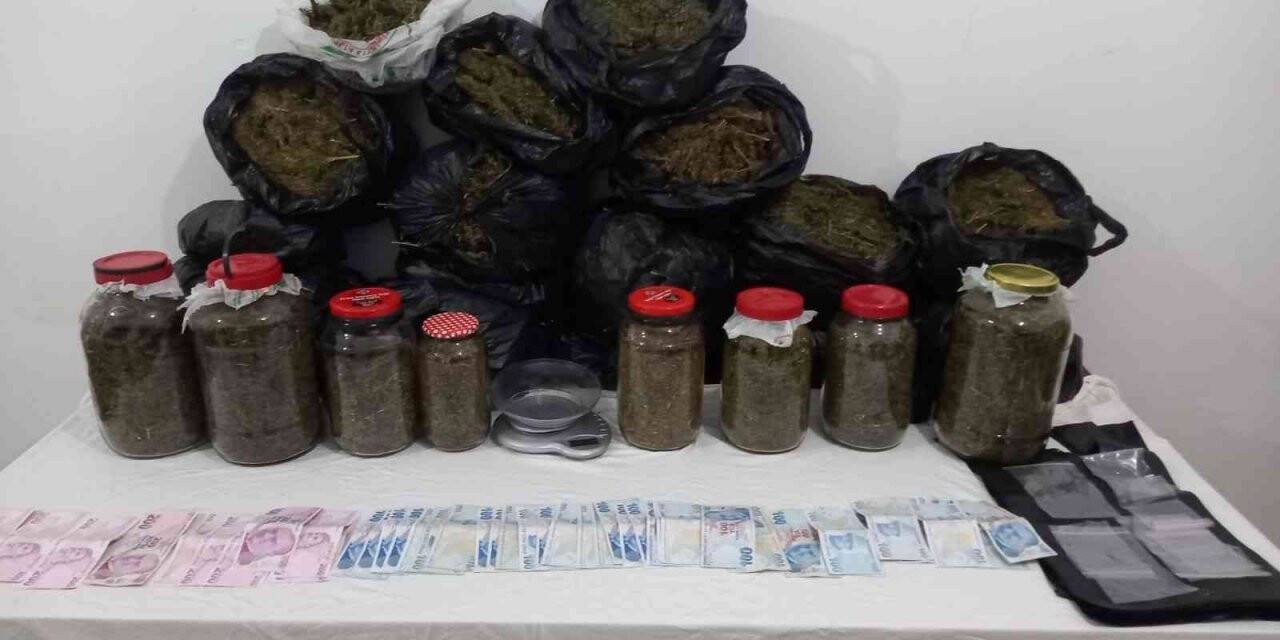 Evden 26 kilo uyuşturucu çıktı
