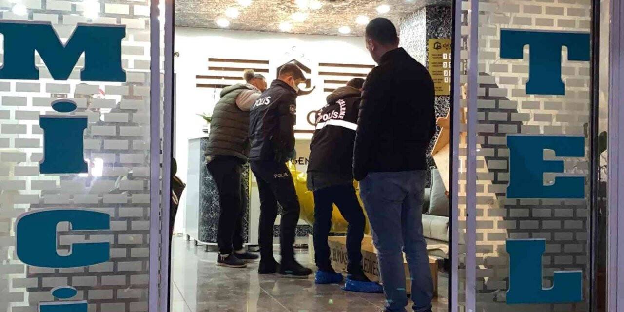 Yabancı uyruklu kadın, otel odasında kanlar içinde ölü bulundu