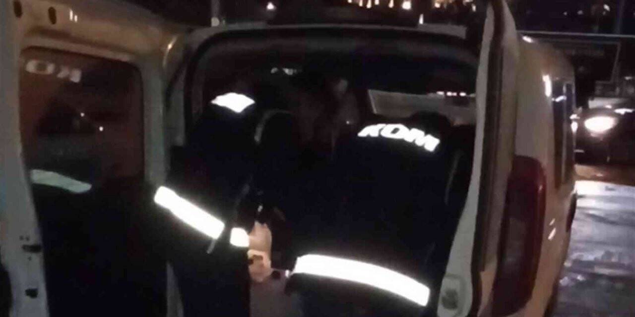 Polisin dikkatinden kaçmadı, aracındaki şişeler ele verdi: 170 litre sahte alkol ele geçirildi