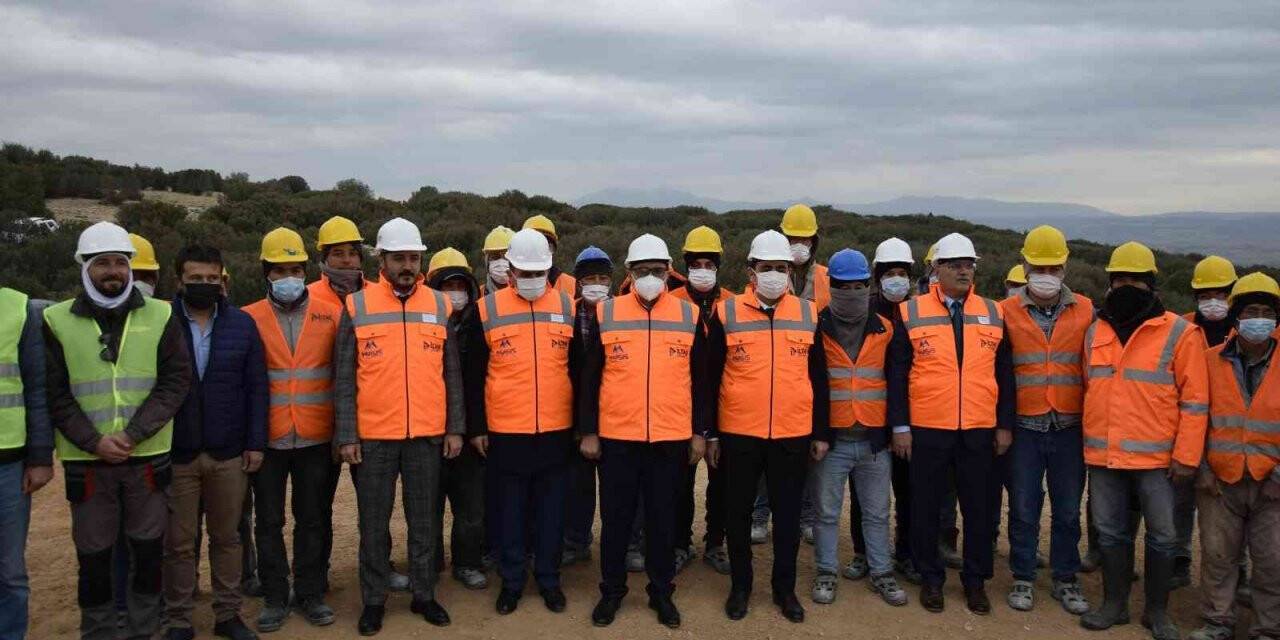 Bakan Dönmez: “Ne madenlerimizden vazgeçeriz ne de çevremizden”