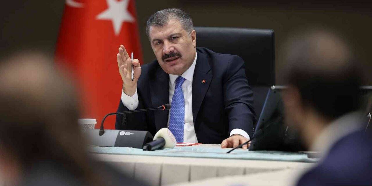 Bakan Koca asistan hekimlerle buluştu