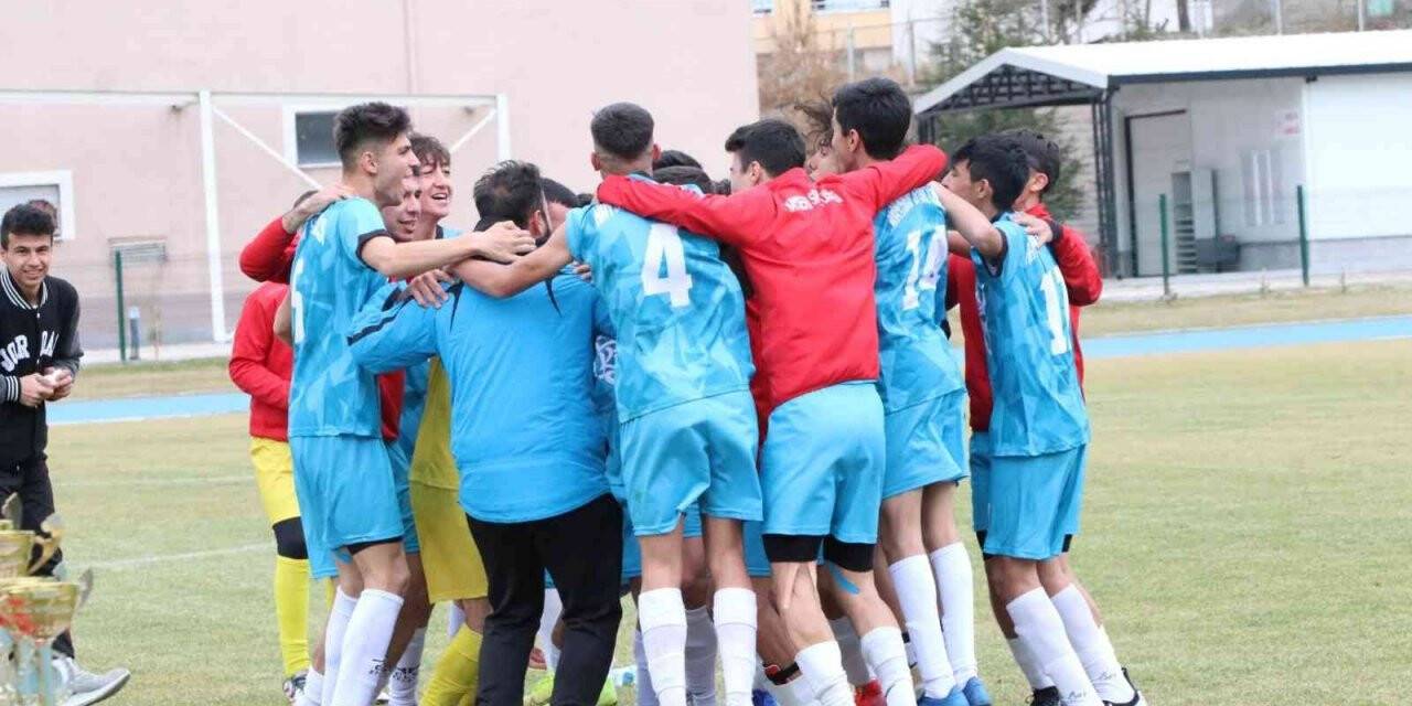 Şampiyon Fevziye Memduh Güpgüpoğlu Spor Lisesi