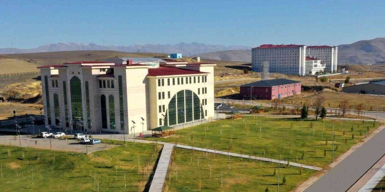 Türkiye’nin en çok atıf alan bilim insanları sıralamasında Bayburt’tan 5 isim yer aldı