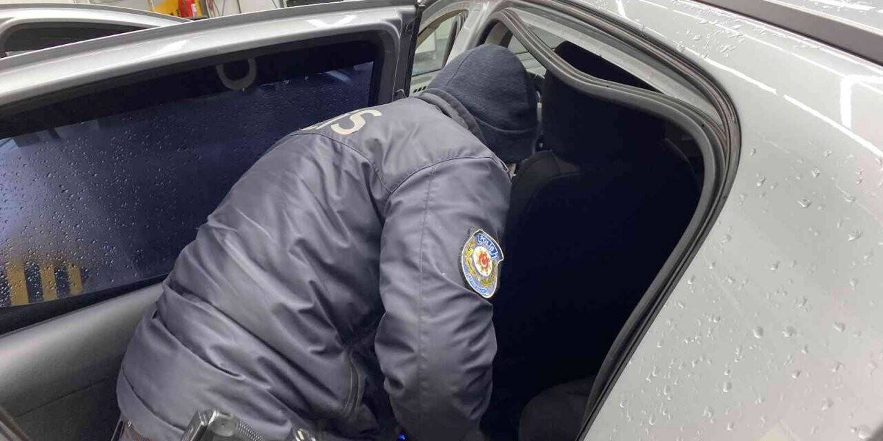 Satın aldığı otomobil ’change’ çıkınca polise ihbarda bulundu