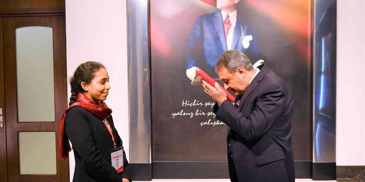 Gaziantep’ten yola Bayrak ve Toprak Kuva-yi Milliye Şehri Balıkesir’e ulaştı