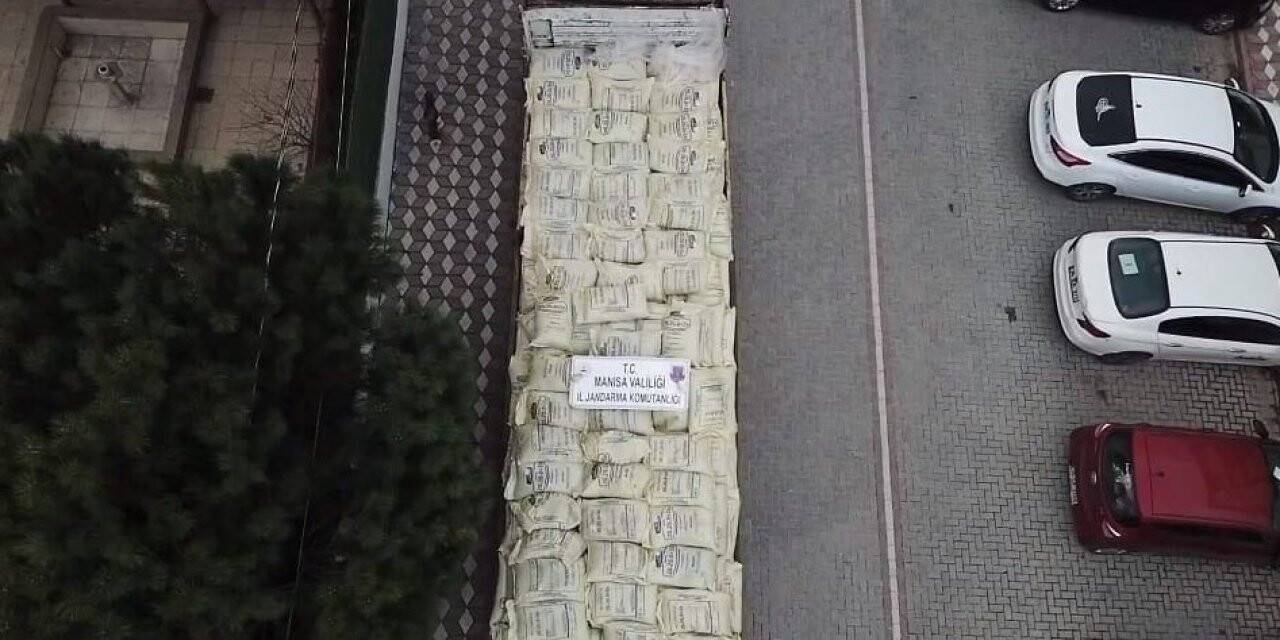 Manisa’da 35 ton kaçak gübre ele geçirildi