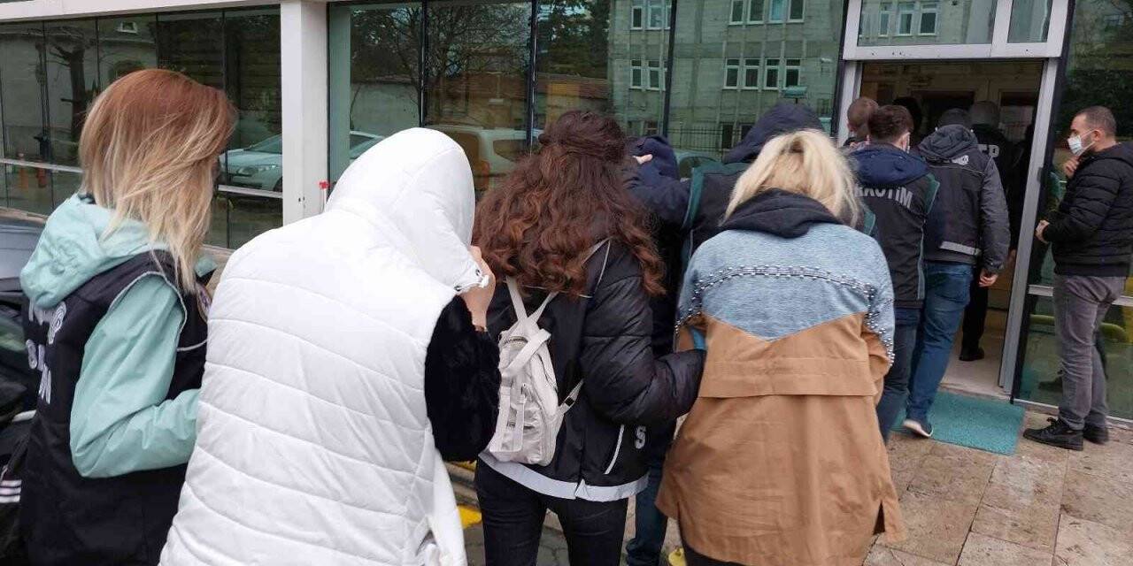 Samsun’da sokak satıcılarına uyuşturucu operasyonunda 5 kişi adliyeye sevk edildi