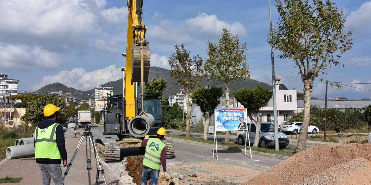 Anamur’da kanalizasyon ve yağmursuyu hattı çalışması