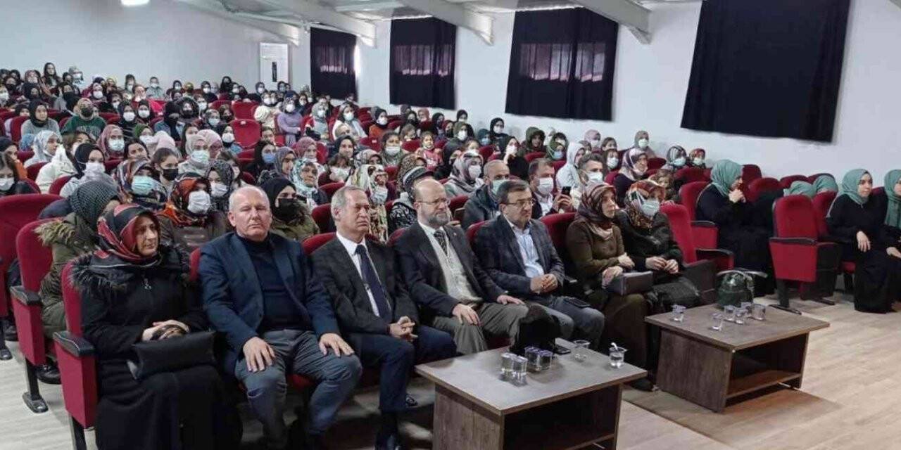 Hafızlar belgelerini aldı