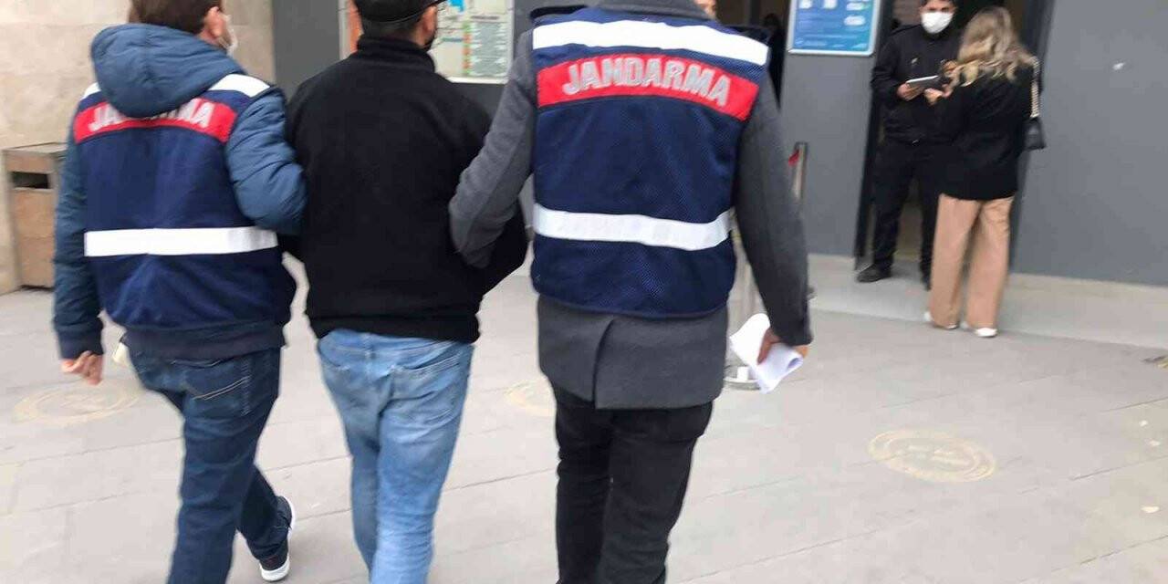 İzmir’de FETÖ ve PKK şüphelisi 3 kişi yakalandı
