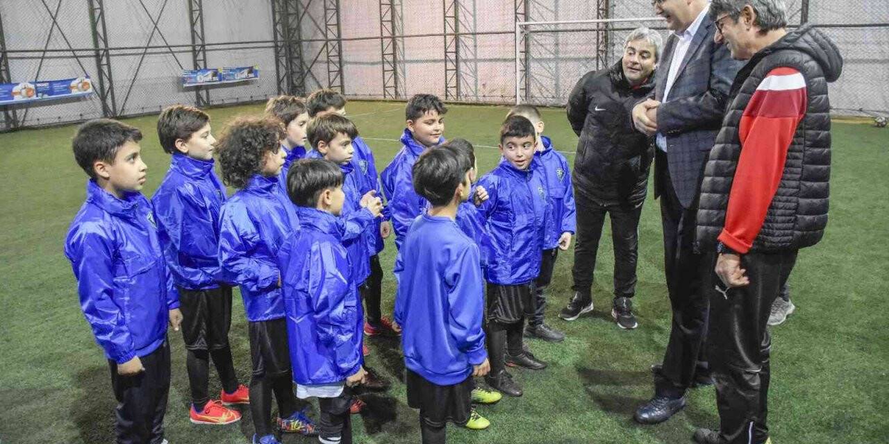 Başkan Özkan’dan altyapı sporcularına sürpriz ziyaret