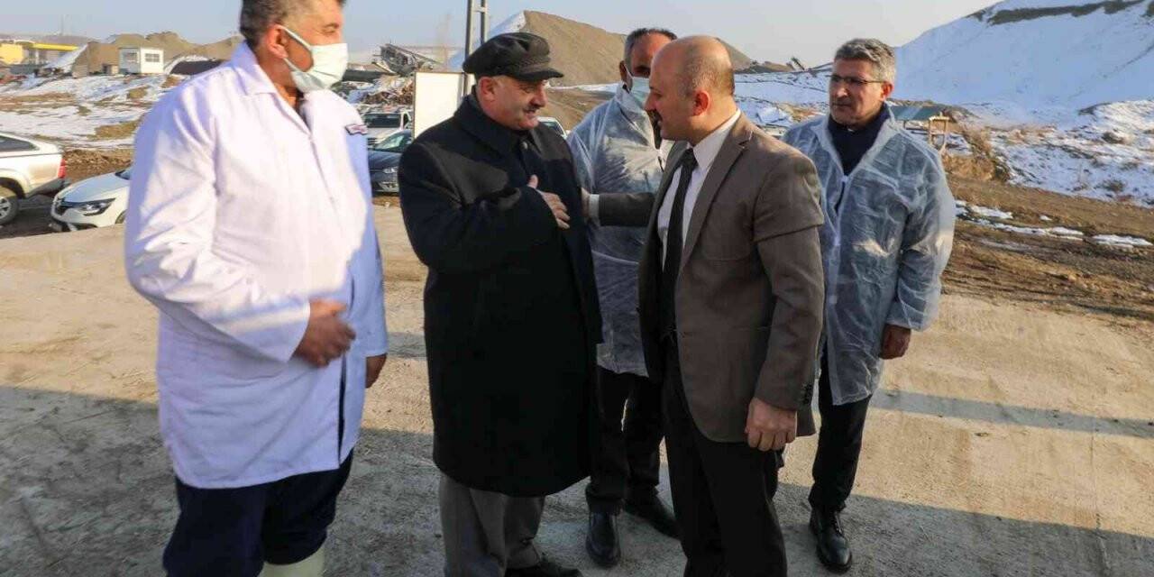 Vali Varol, besi çiftliğini ziyaret etti