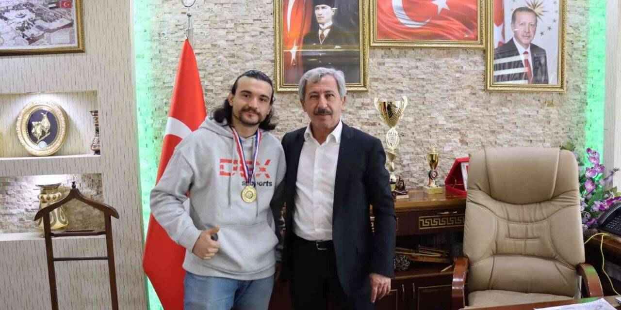 Şampiyon Erolcan yine altın madalyayla döndü