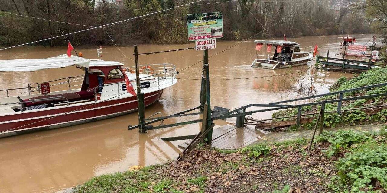 Bartın’da sağanak yağış taşkınlara neden oldu
