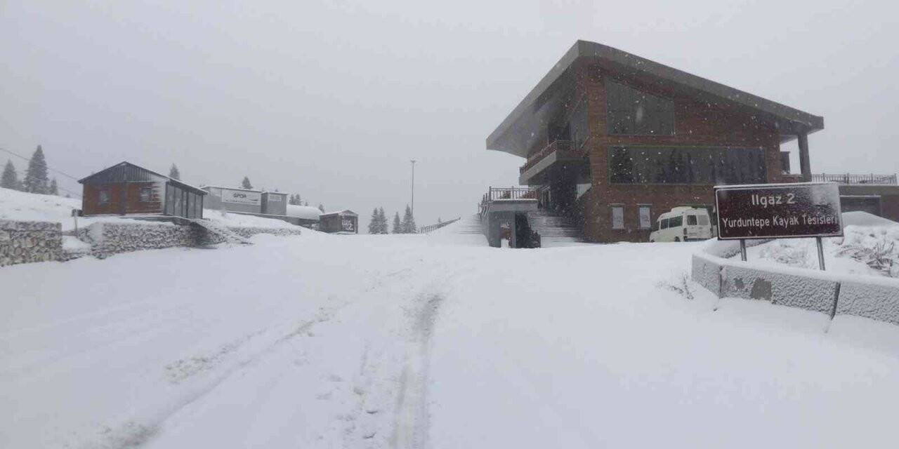 Kastamonu’nun yüksek kesimlerinde kar yağışı etkili oluyor