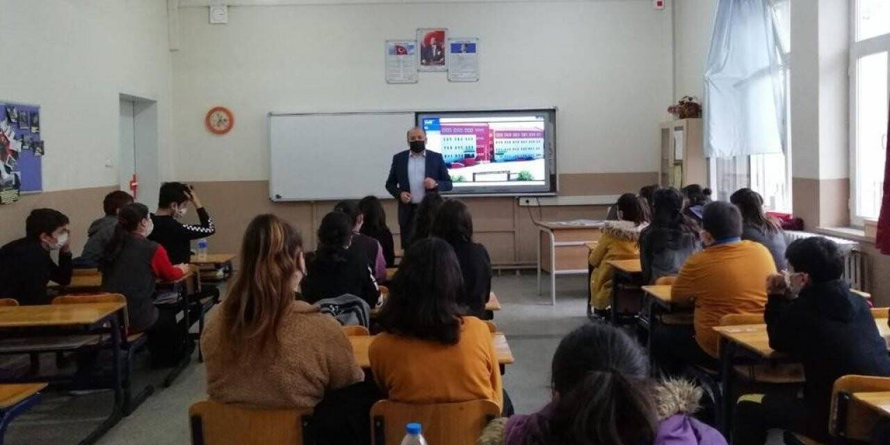 8. sınıf öğrencilerine mesleki eğitim semineri