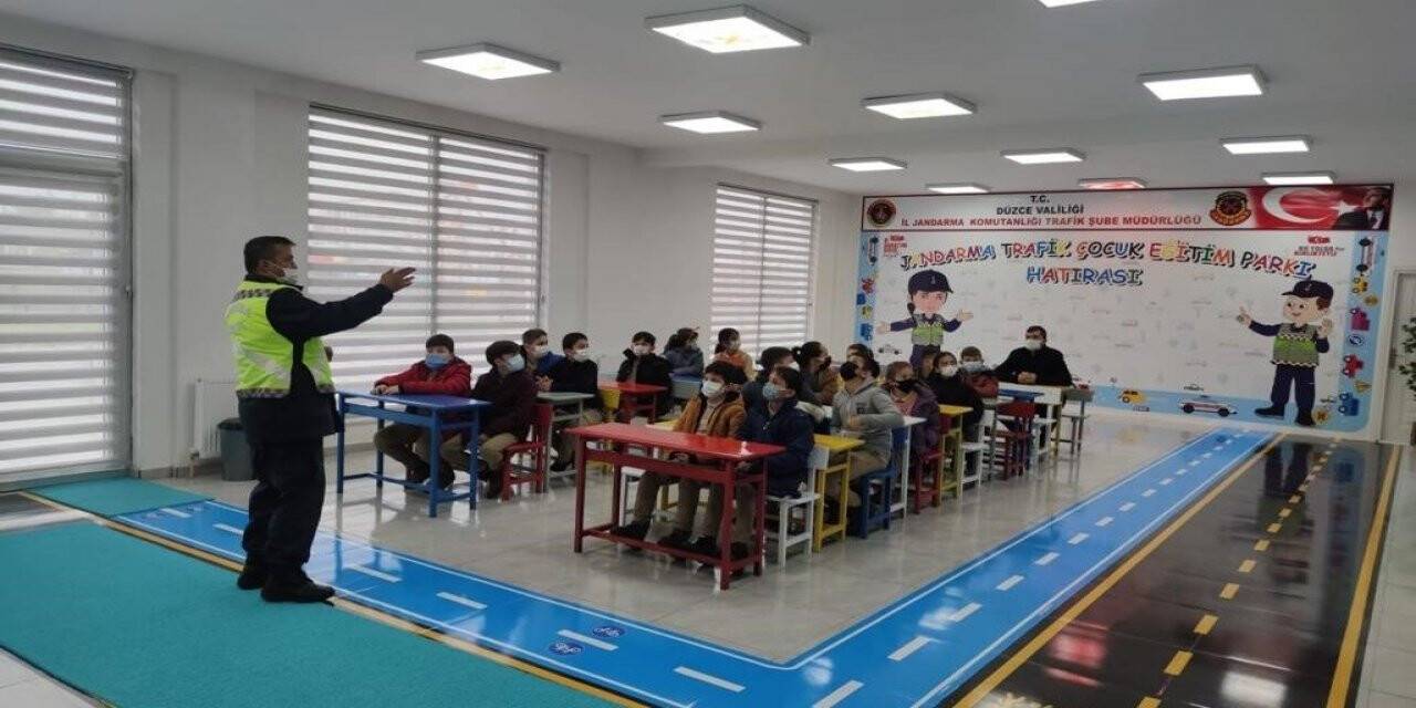Jandarmadan miniklere trafik eğitimi