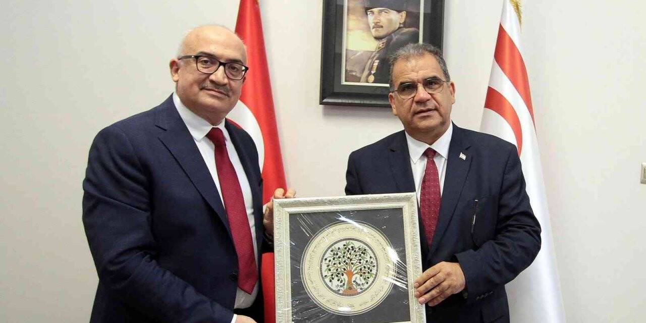 Manisa CBÜ Rektörü Prof. Dr. Ataç KKTC Başbakanı Sucuoğlu ile buluştu
