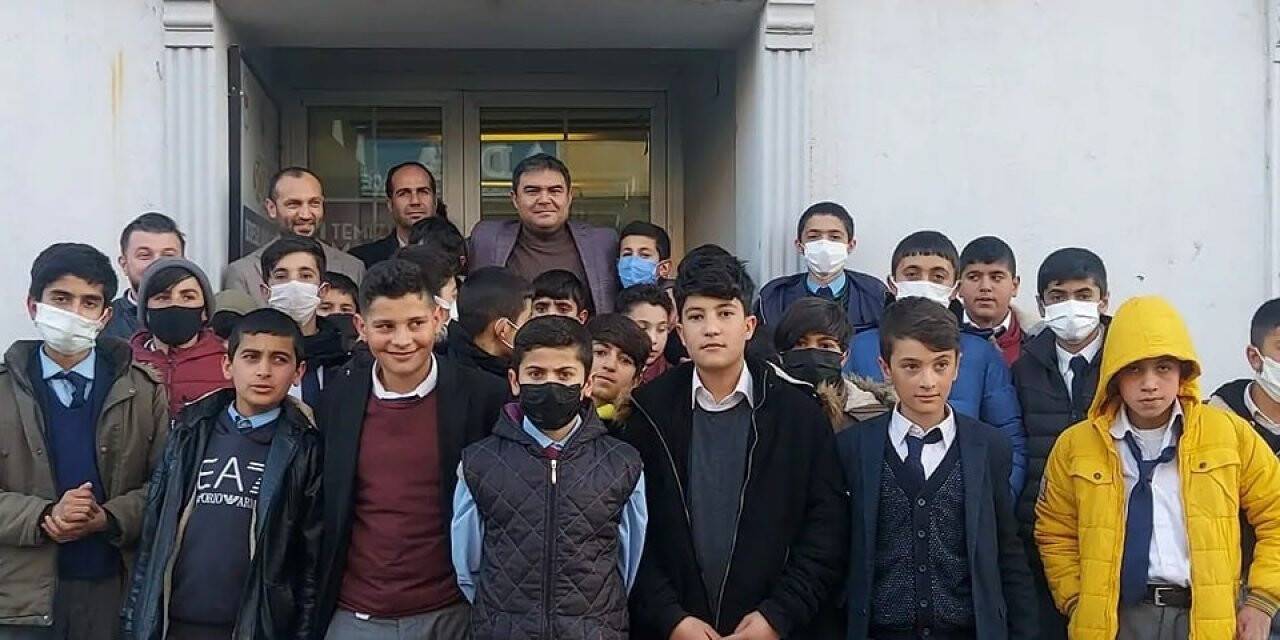 Kaymakam Balcı’dan öğrencilere sinema keyfi