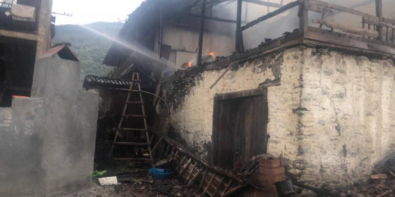 Bozdoğan’da ev yangını