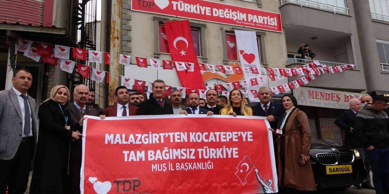 Sarıgül: "Azerbaycan, Ermenistan ve Türkiye arasında yapılan diplomatik görüşmeleri son derece olumlu karşılıyoruz”