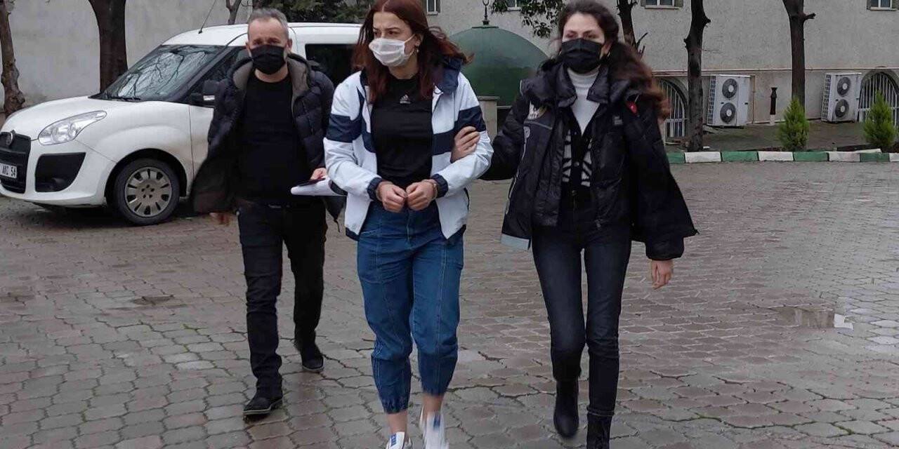 Uyuşturucuyla yakalanan genç kadın ve arkadaşı tutuklandı