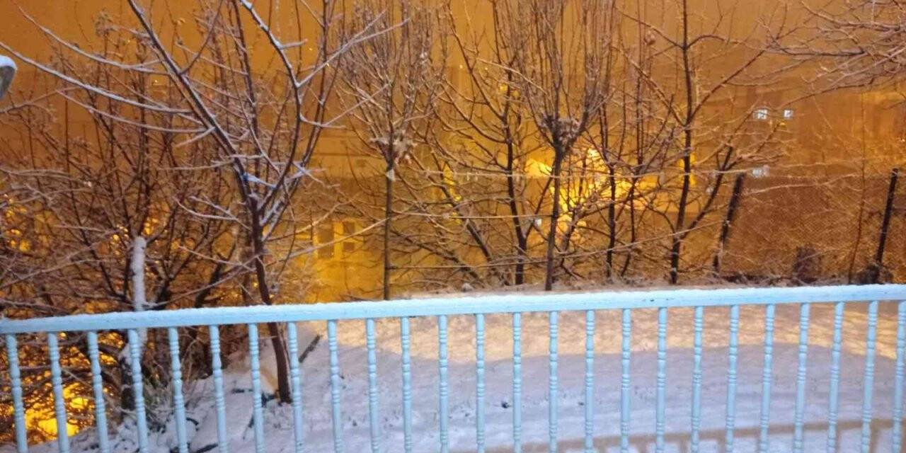 Hakkari’de kar yağışı etkili olmaya başladı