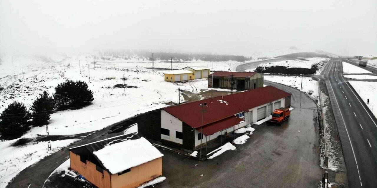 Erzincan’ın yüksek kesimlerinde kar yağışı