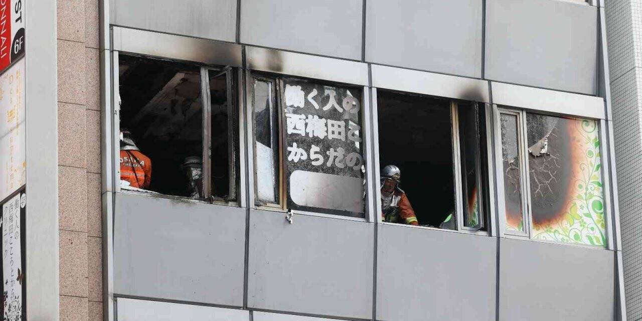 Japonya’da binada yangın faciası: 5 kişi öldü, 22 kişi yaşam belirtisi göstermiyor