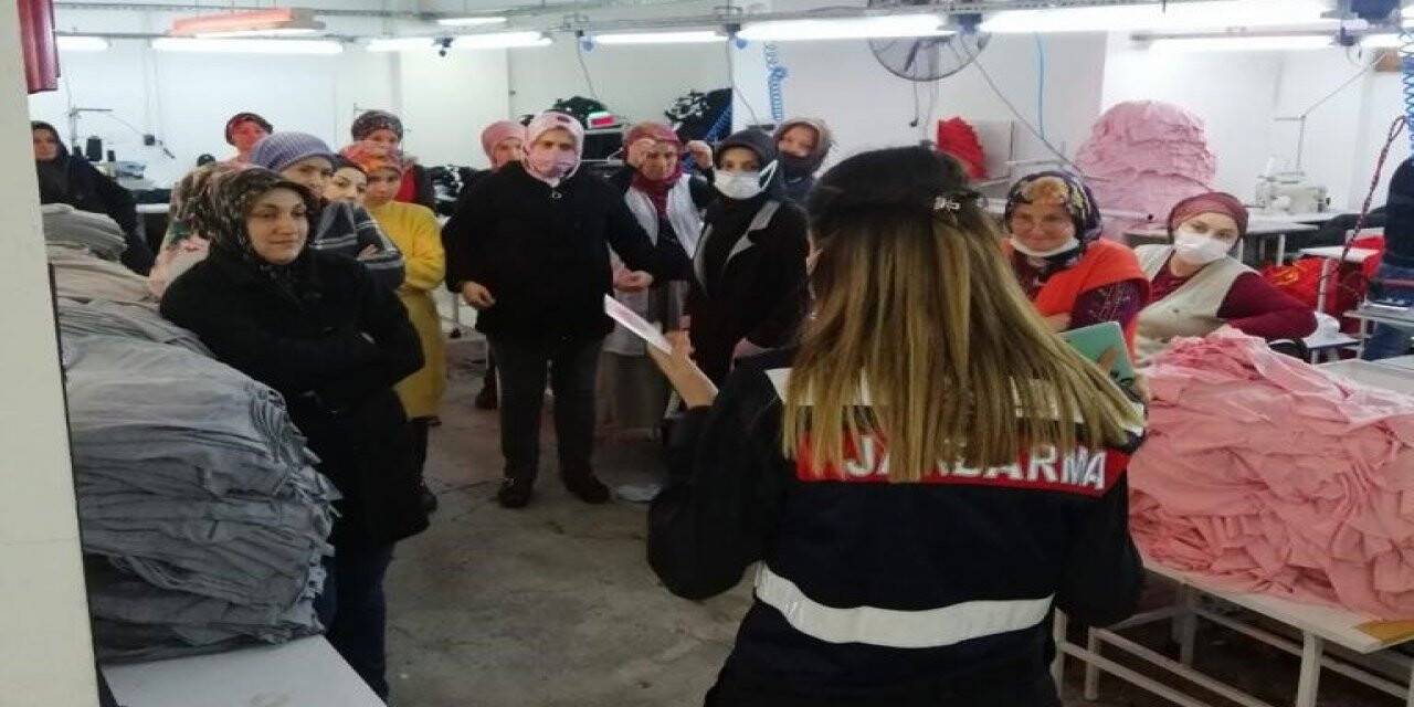 Jandarma işçi kadınlara KADES’i anlattı