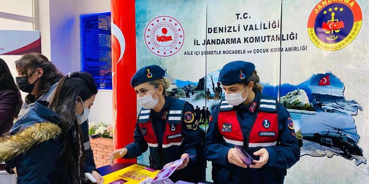 KADES uygulaması yurttaki öğrencilere tanıtıldı