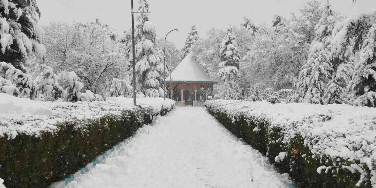 Akşehir’de kar yağışı kartpostallık manzaralar ortaya çıkardı