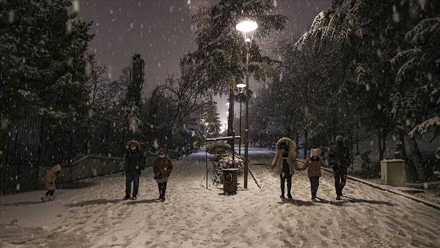 Kar yağışının ardından başkent beyaza büründü