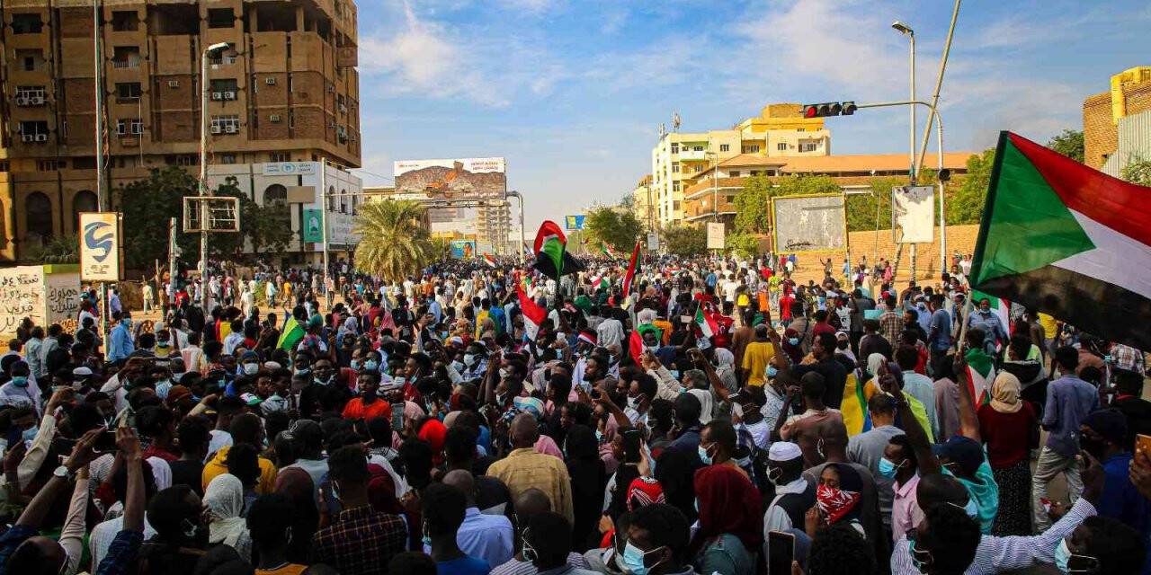 Sudan’da binlerce kişi “Aralık Devrimi”nin 3. yıl dönümünde sokaklara döküldü