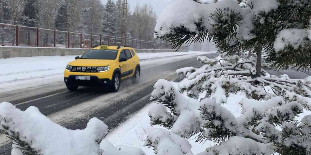 Sarıkamış’ta kar sevinci