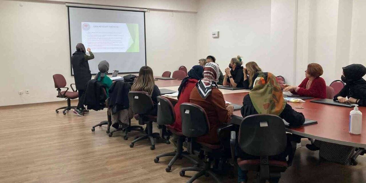 Kadınlara gıda mevzuatı anlatıldı
