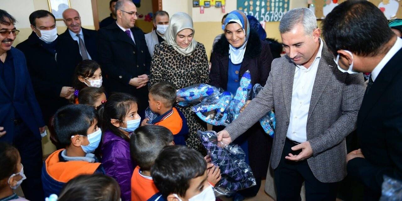 Başkan Çınar,  okulları ziyaret etti