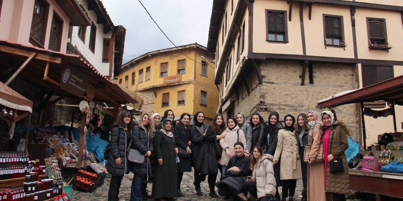 Moda öğrencilerinden kumaşın tarihine yolculuk