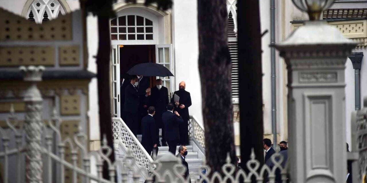 Cumhurbaşkanı Erdoğan, cuma namazını Yıldız Hamidiye Camii’nde kıldı