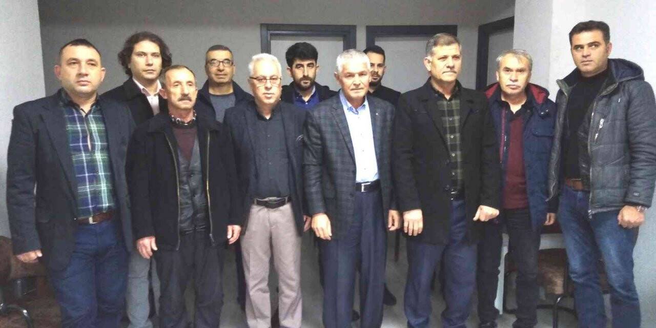 Eski başkan Acar yeniden aday oldu