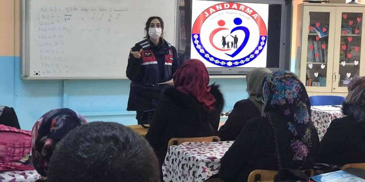 Jandarma, “Güçlü Aile, Güvenli Gelecek” için bilgilendirme çalışmalarını sürdürüyor