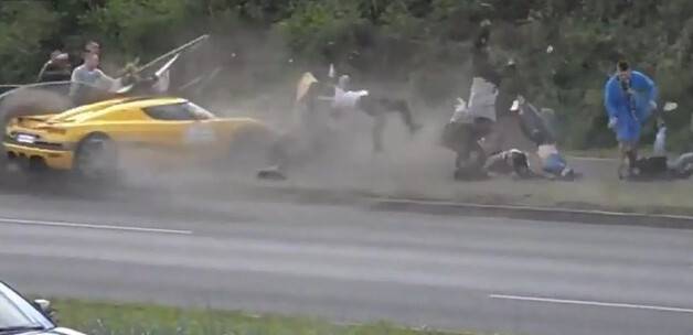 Lüks araçla dehşet saçtı İZLE