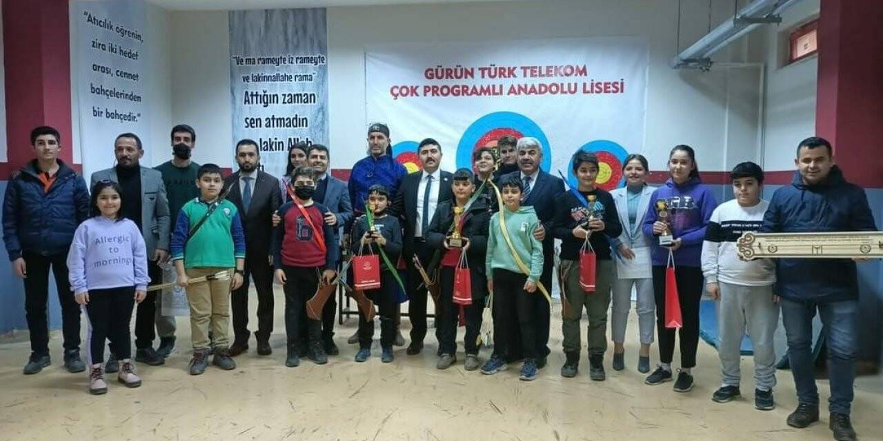 Gürün’de okçuluk kursu tamamlandı