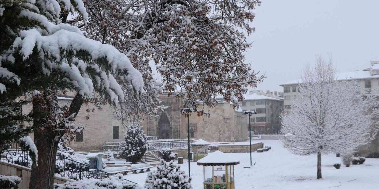 Sivas’ta 40 köy yolu ulaşıma kapandı