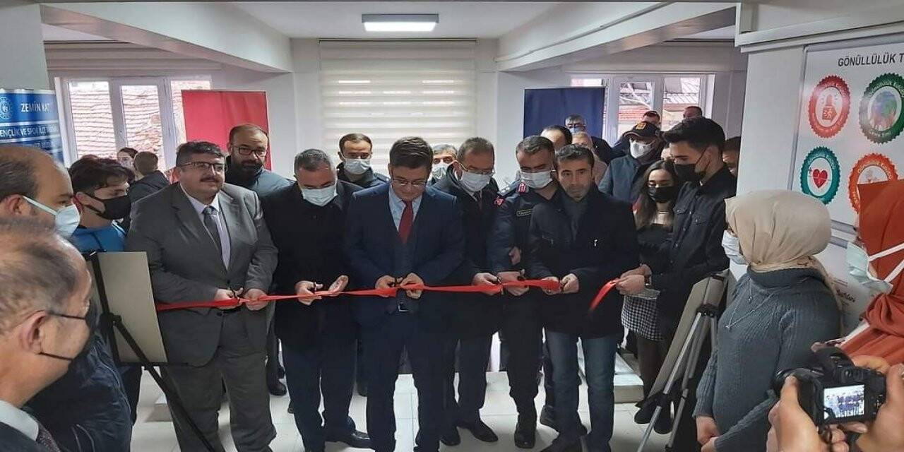 Şuhut’ta "FotoYorum Afiş Sergisi"