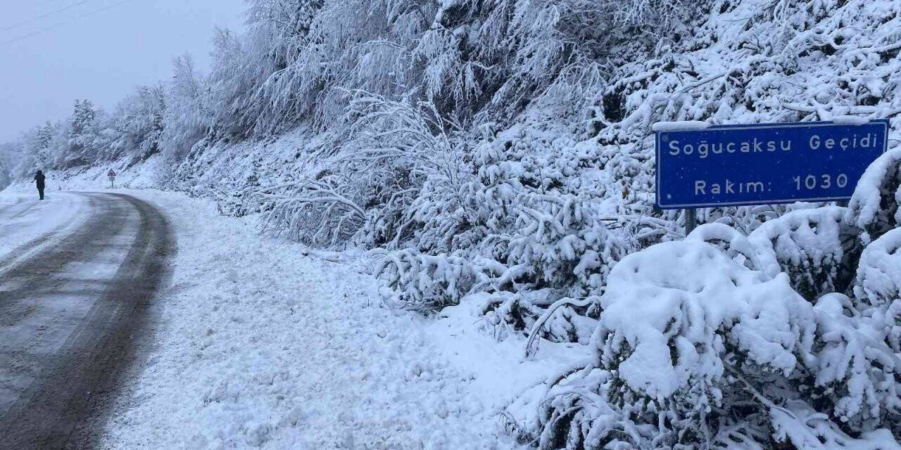Bartın’da yüksek kesimlerde kar yağışı etkili oldu