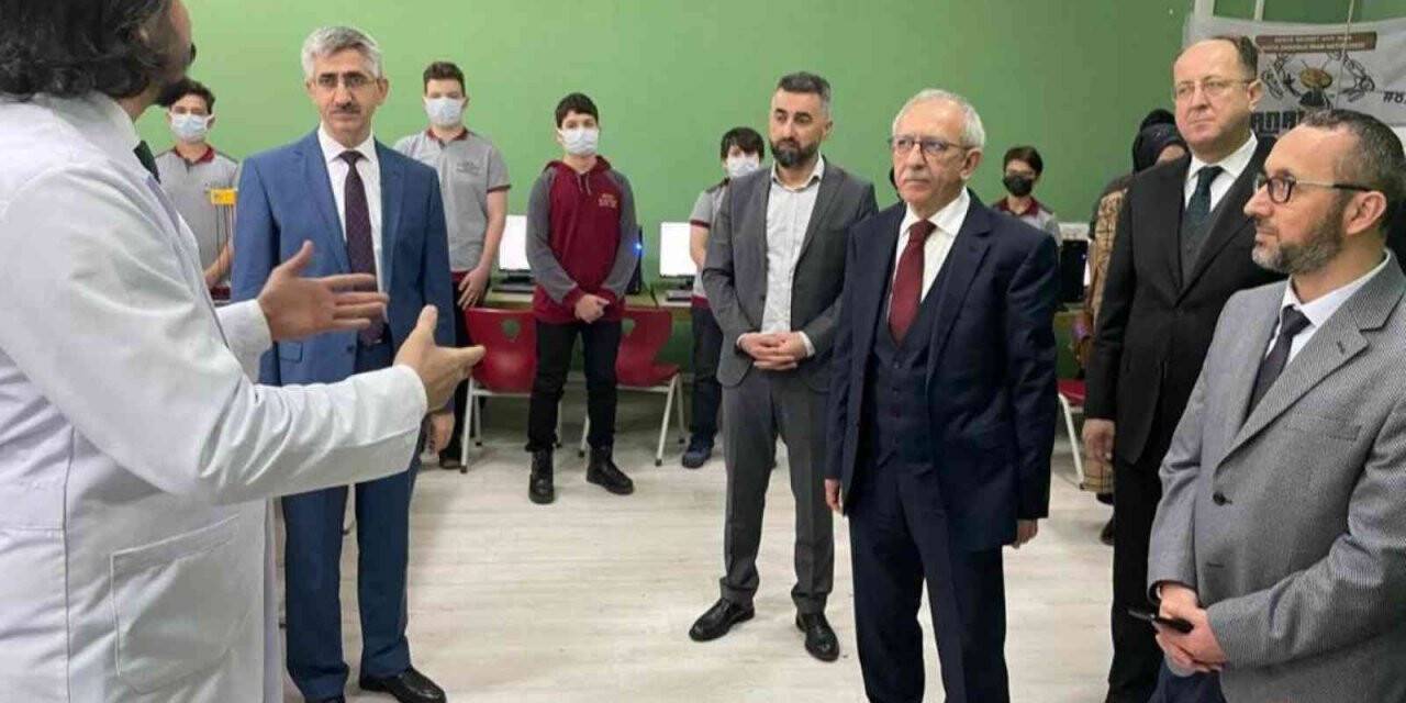 Bakan Yardımcısı ve Genel Müdür’den okul ziyareti