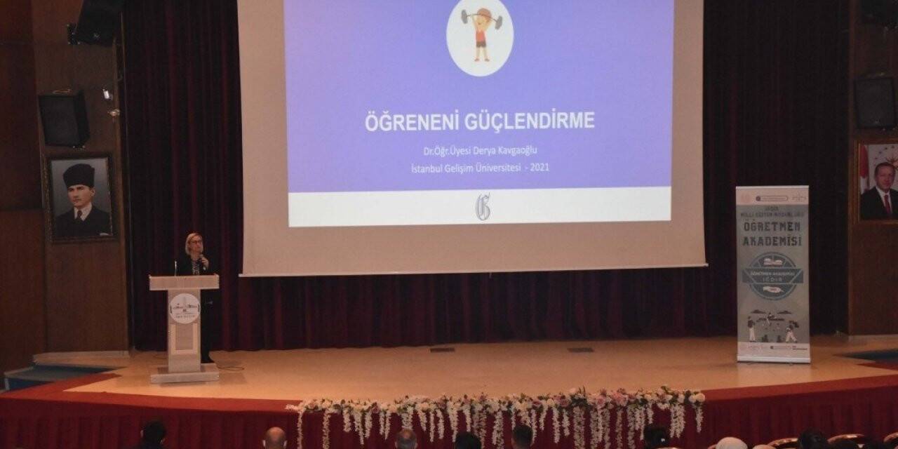 Öğretmenlere  "Öğreneni Güçlendirme" konulu konferans verildi