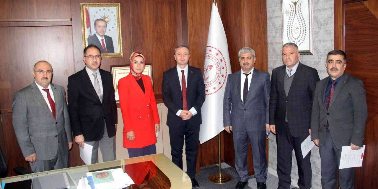 Ağrı’da "Okulum Temiz Projesi" kapsamında 928 okula belge verildi